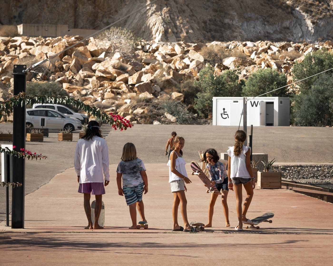 Lunar Kids Club — kids with coaches at the dock